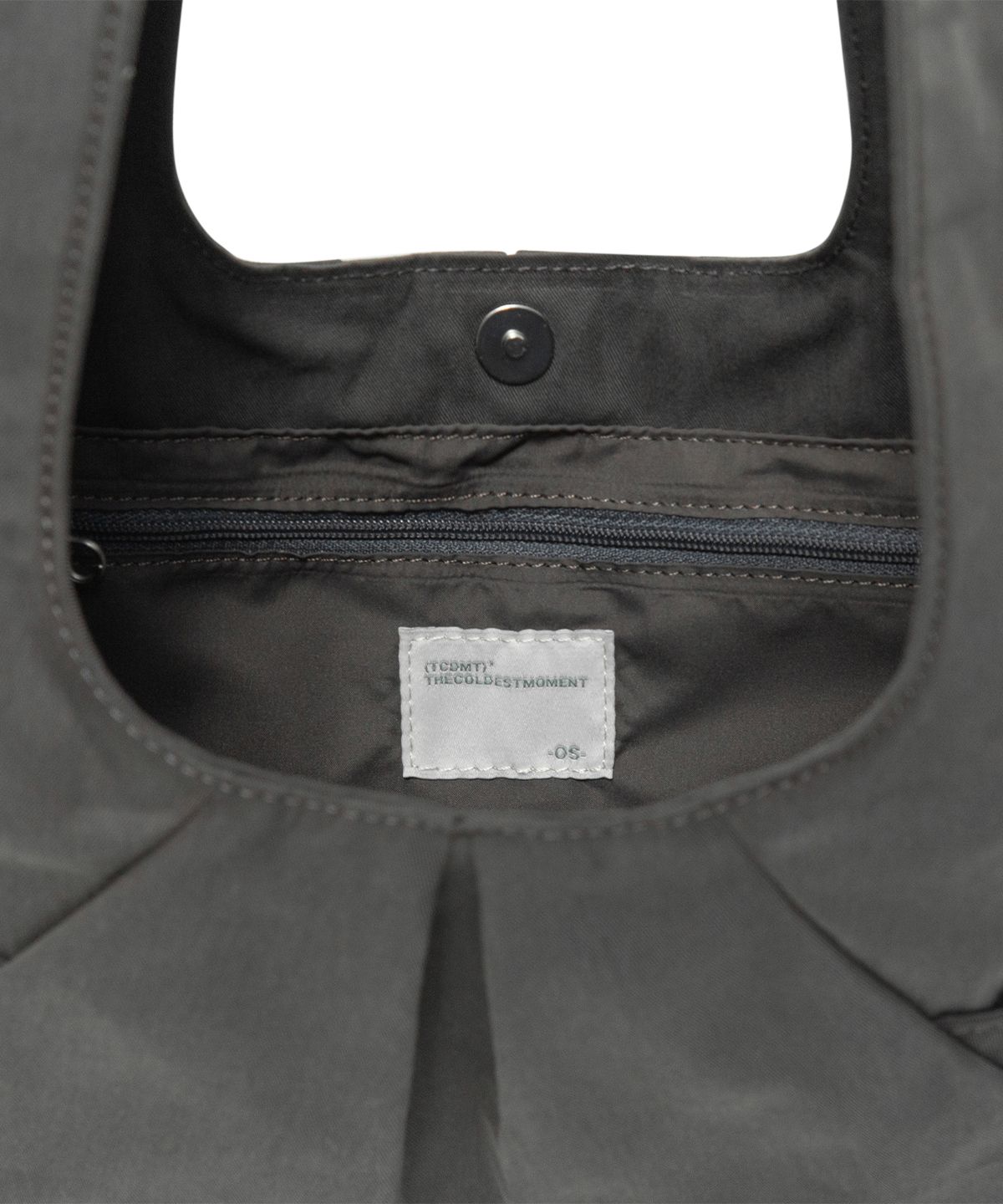 더콜디스트모먼트(THE COLDEST MOMENT) TCM pleated bag (charcoal)