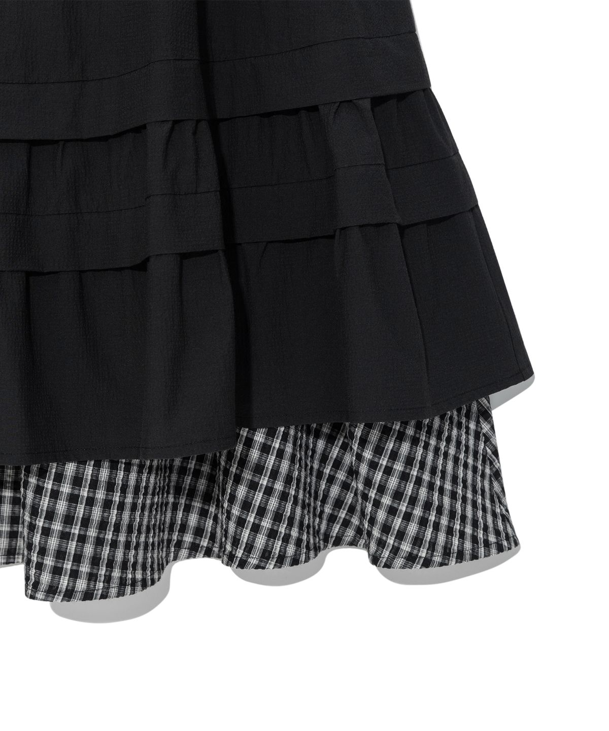 더콜디스트모먼트(THE COLDEST MOMENT) (w) TCM check pintuck layered skirt (black)