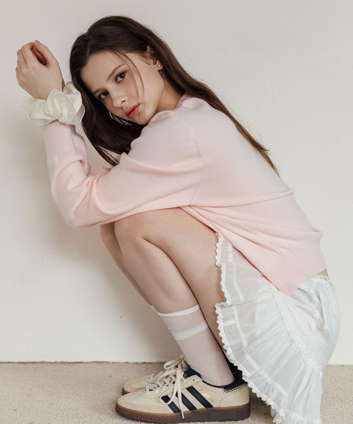 로트르드민(LAUTREDE MIN) V Neck Knit Pullover