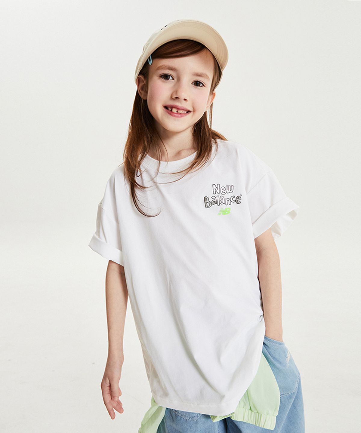 뉴발란스 키즈(NEWBALANCEKIDS) STELLAR PLAY GROUND_아동 로고  반팔티 NK9EG2501U10