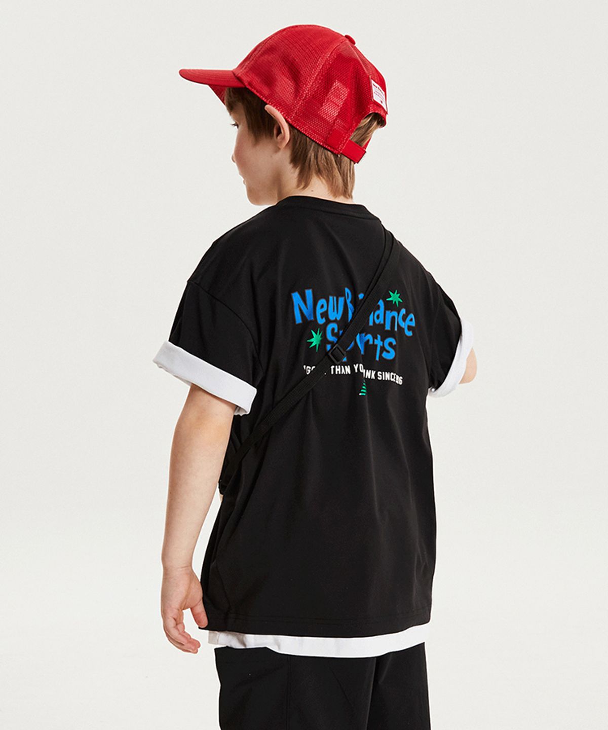 뉴발란스 키즈(NEWBALANCEKIDS) STELLAR PLAY GROUND_아동 로고  반팔티 NK9EG2501U19
