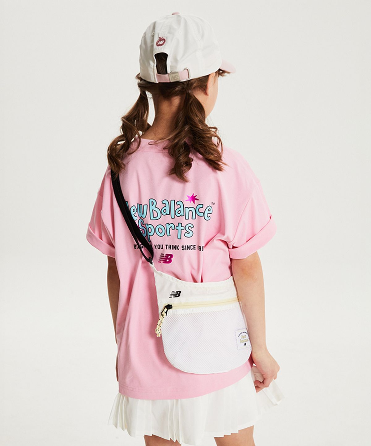 뉴발란스 키즈(NEWBALANCEKIDS) STELLAR PLAY GROUND_아동 로고  반팔티 NK9EG2501U25