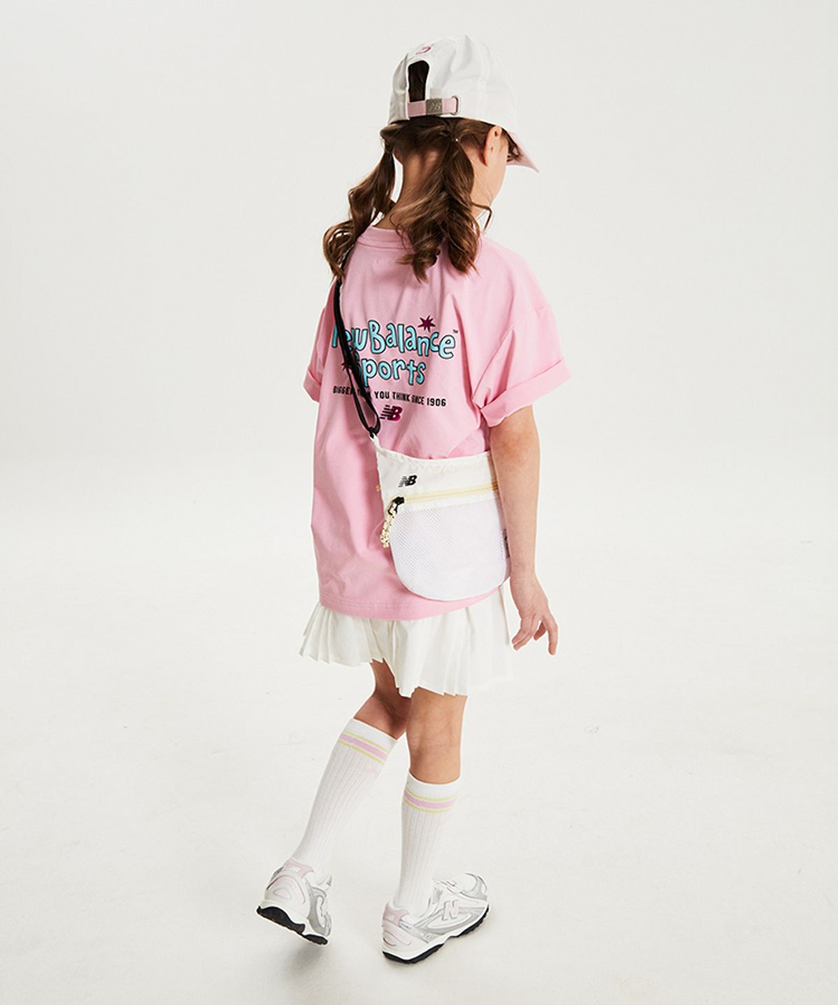 뉴발란스 키즈(NEWBALANCEKIDS) STELLAR PLAY GROUND_아동 로고  반팔티 NK9EG2501U25