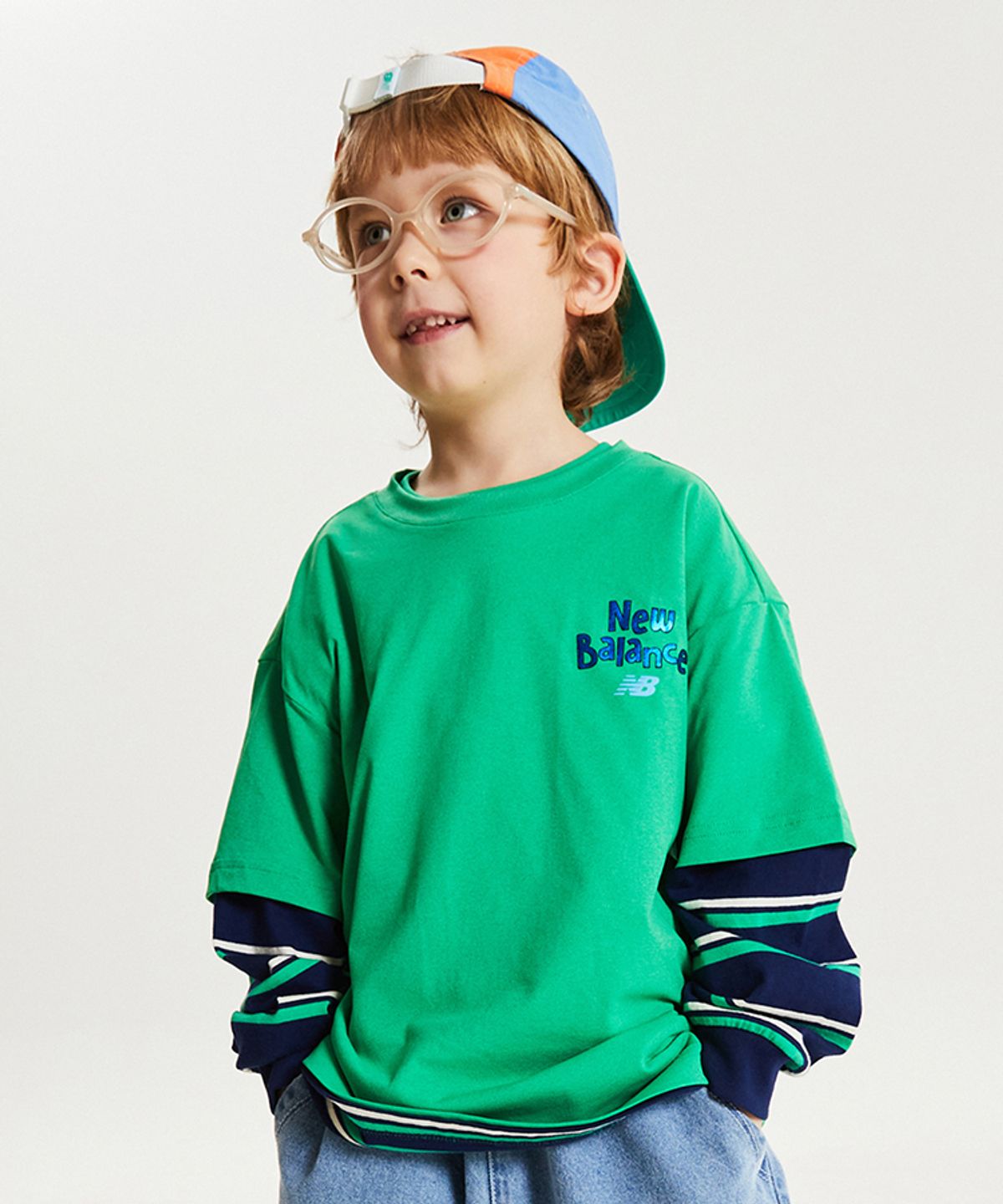 뉴발란스 키즈(NEWBALANCEKIDS) STELLAR PLAY GROUND_아동 로고  반팔티 NK9EG2501U40