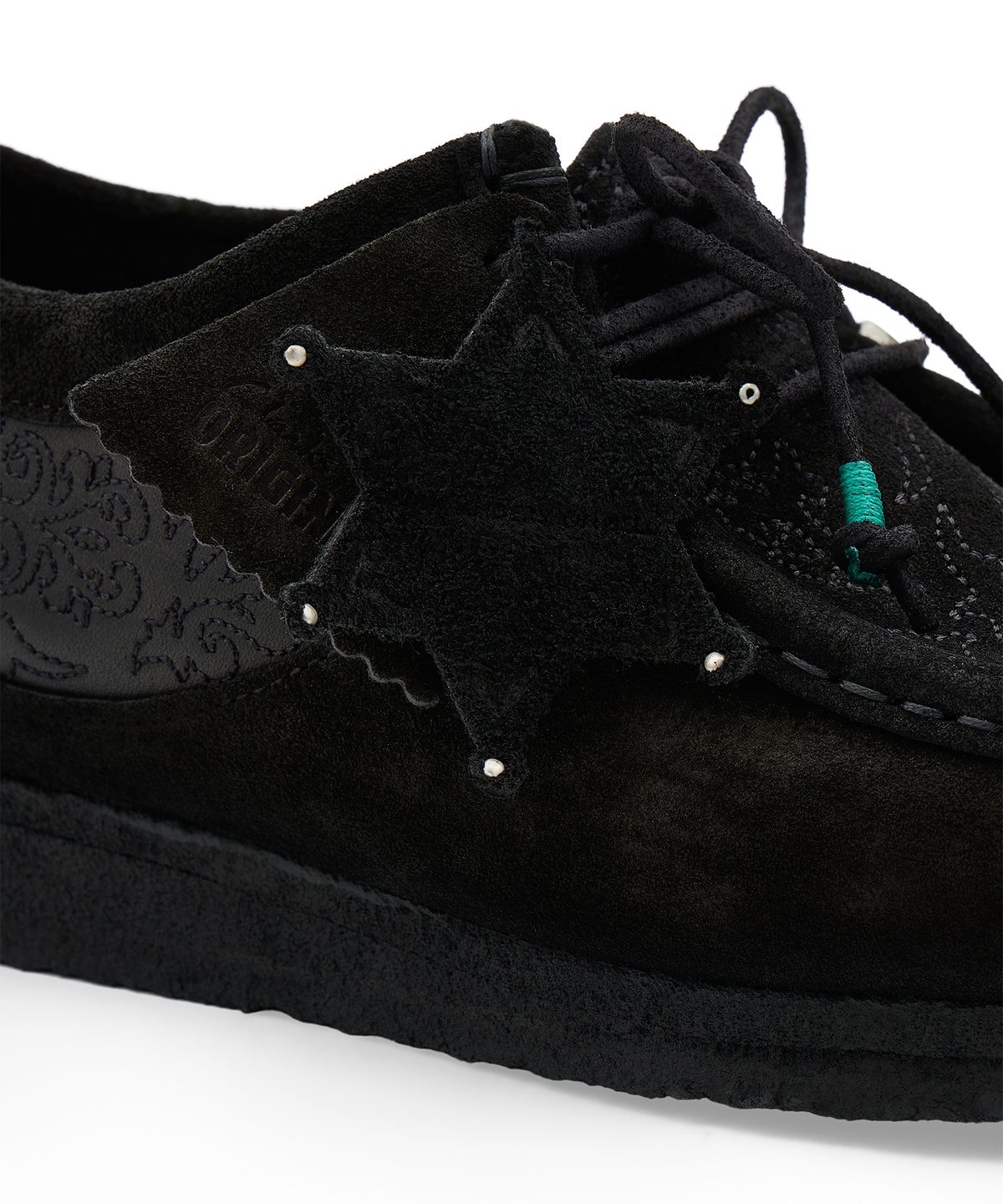 클락스 오리지널스(CLARKS ORIGINALS) [Clarks Originals x ADSB] 왈라비 엠브로이더리 - 블랙 / AAA531UBLK
