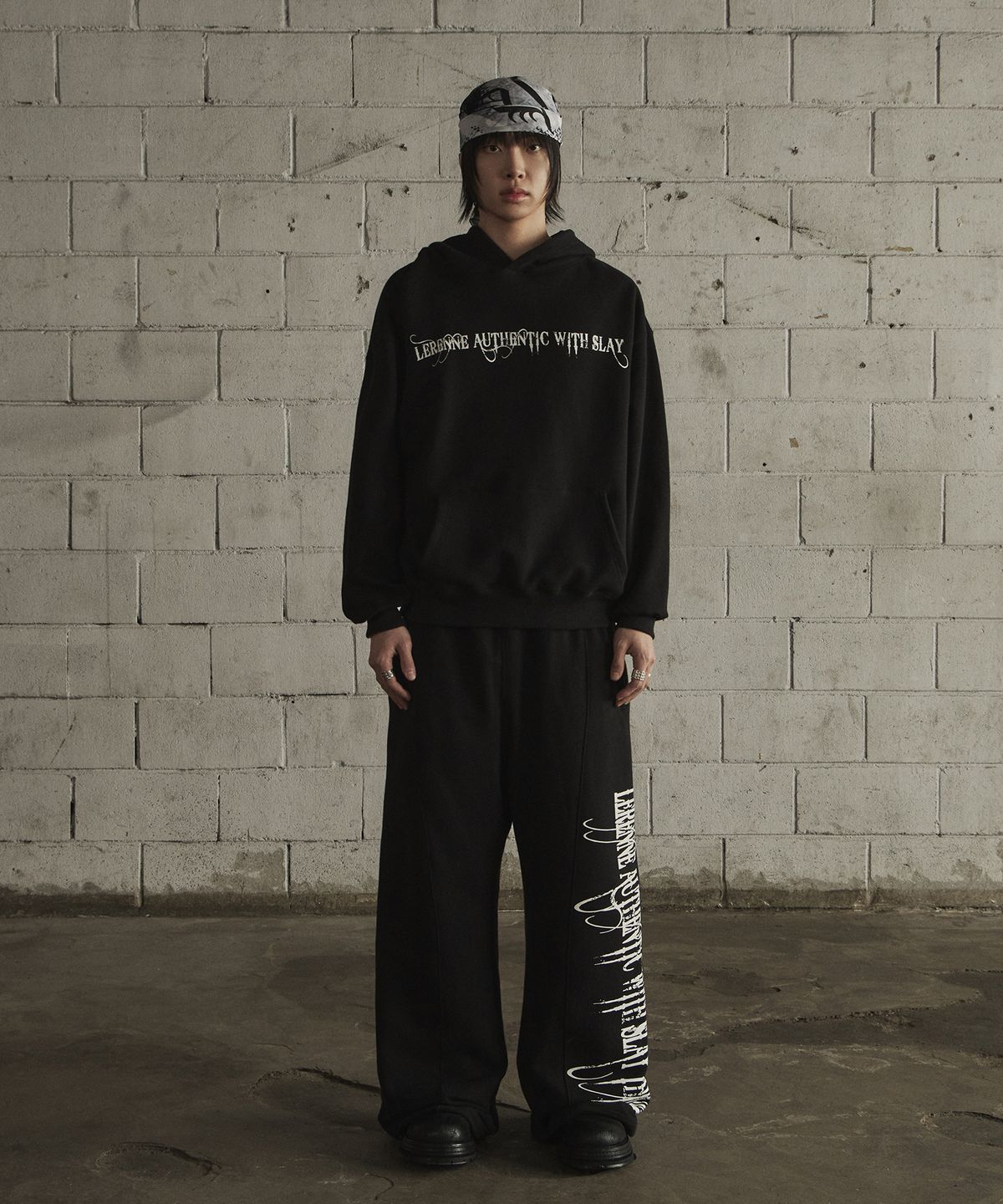 르렌느(LERENNE) Authentic Over Hoodie - Black