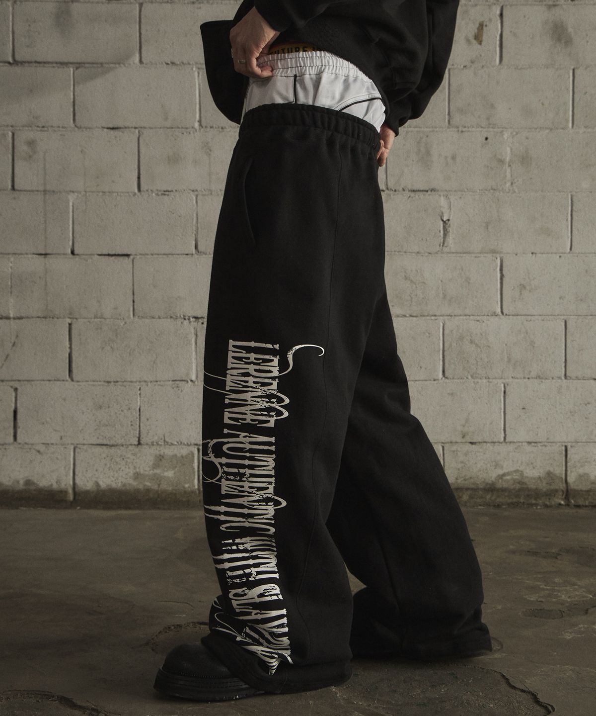 르렌느(LERENNE) Authentic Sweat Pants - Black