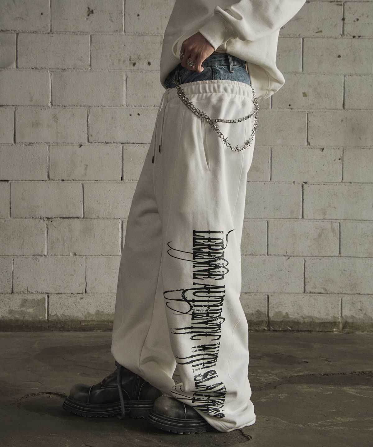 르렌느(LERENNE) Authentic Sweat Pants - White