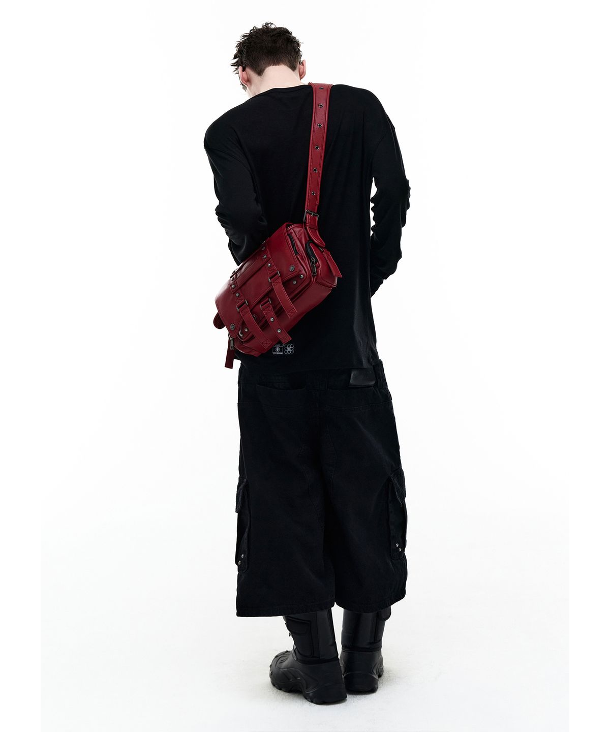 오퍼스 0012(OPUS 0012) Op. 10 VLAD STUDDED CROSS BAG RED