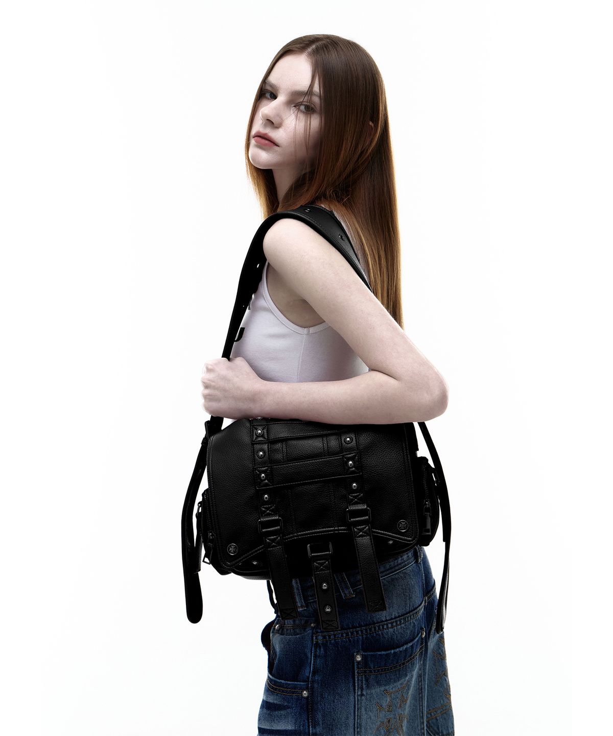 오퍼스 0012(OPUS 0012) Op. 10 VLAD STUDDED CROSS BAG BLACK