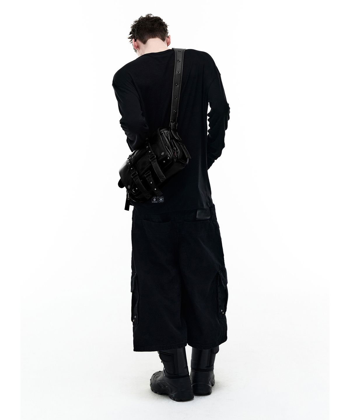 오퍼스 0012(OPUS 0012) Op. 10 VLAD STUDDED CROSS BAG BLACK