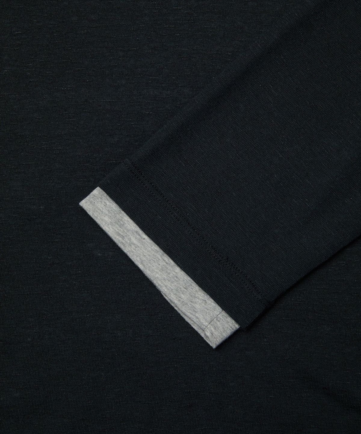 엠엠아이씨(MMIC) OVERLAY LONGSLEEVE (BLACK)