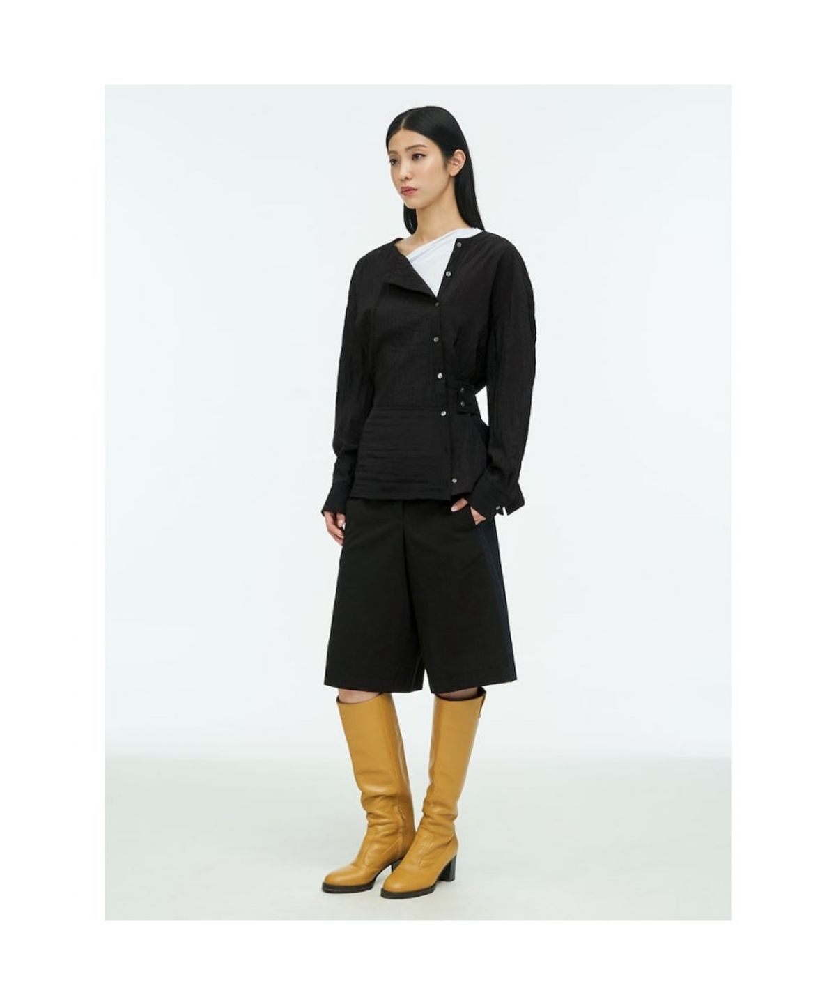 앙개(ANGGAE) Belted Tunic Blouse  Black