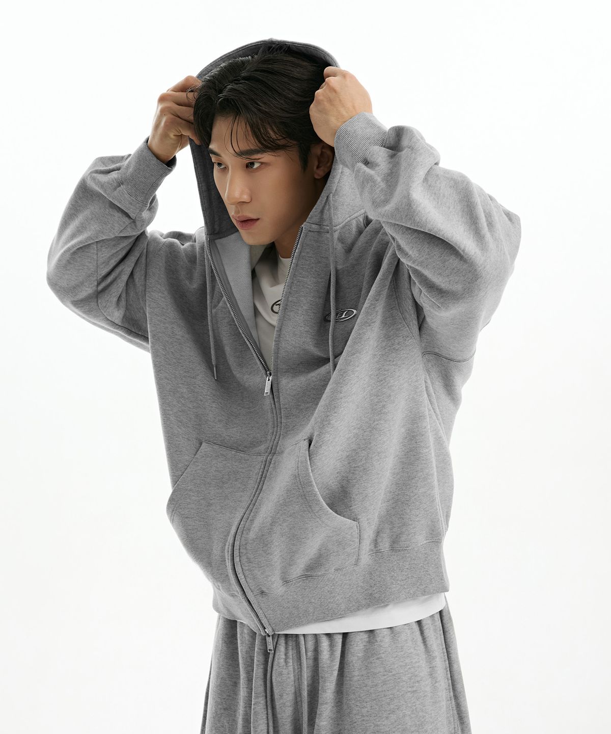 본투윈(BORN TO WIN) CHROME B HOODIE ZIP-UP [MELANGE GREY]