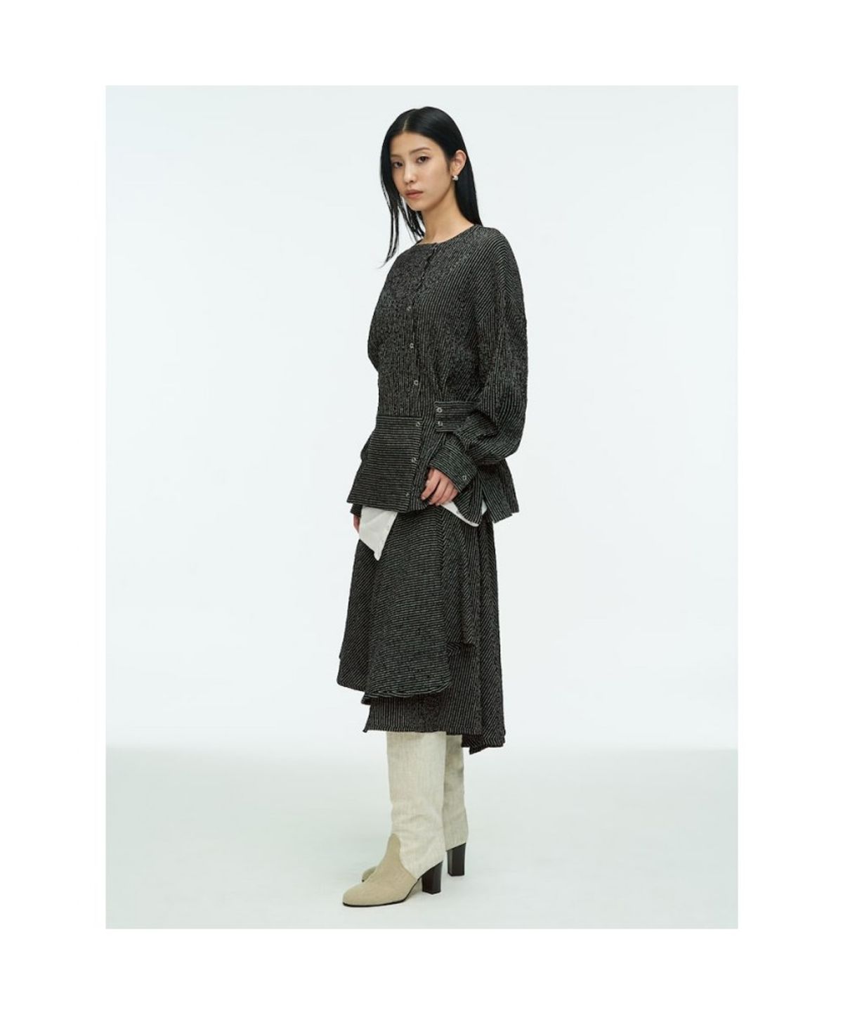 앙개(ANGGAE) Belted Tunic Blouse  Black