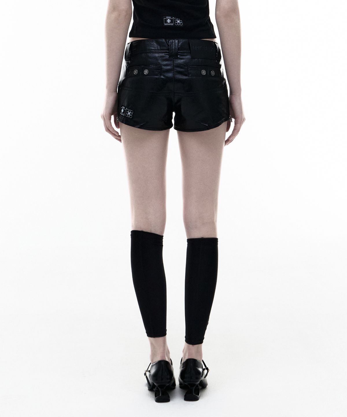 오퍼스 0012(OPUS 0012) Op. 08 VILLAIN LEATHER MICRO PANTS BLACK