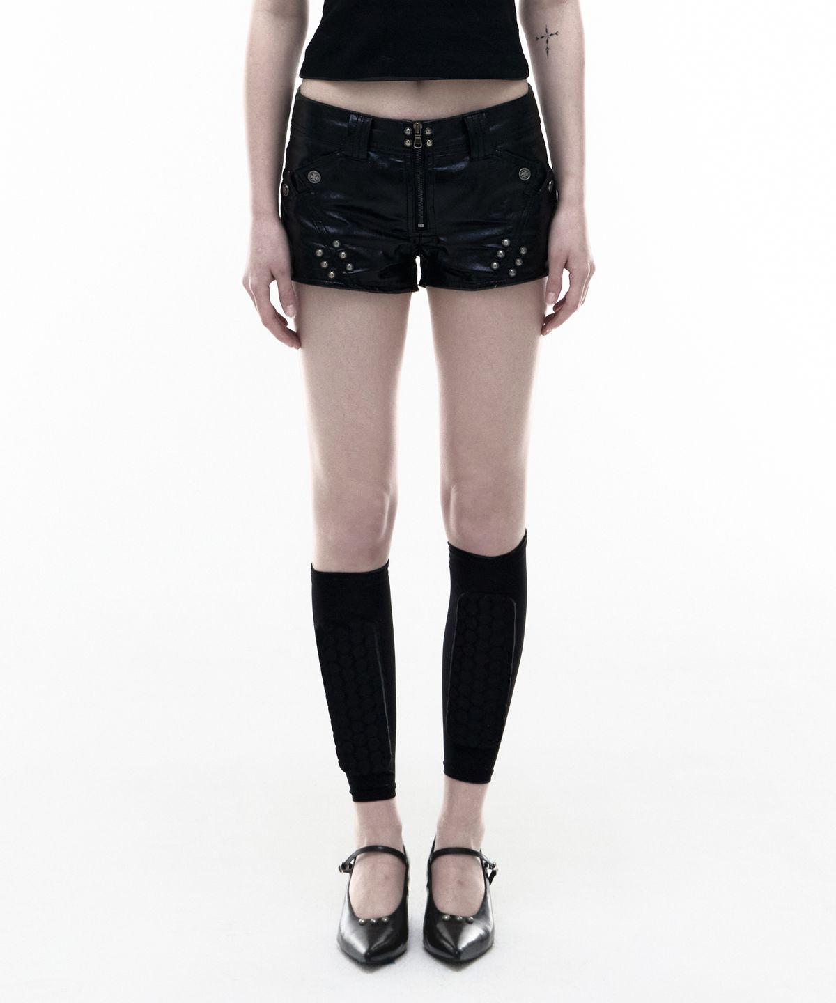 오퍼스 0012(OPUS 0012) Op. 08 VILLAIN LEATHER MICRO PANTS BLACK