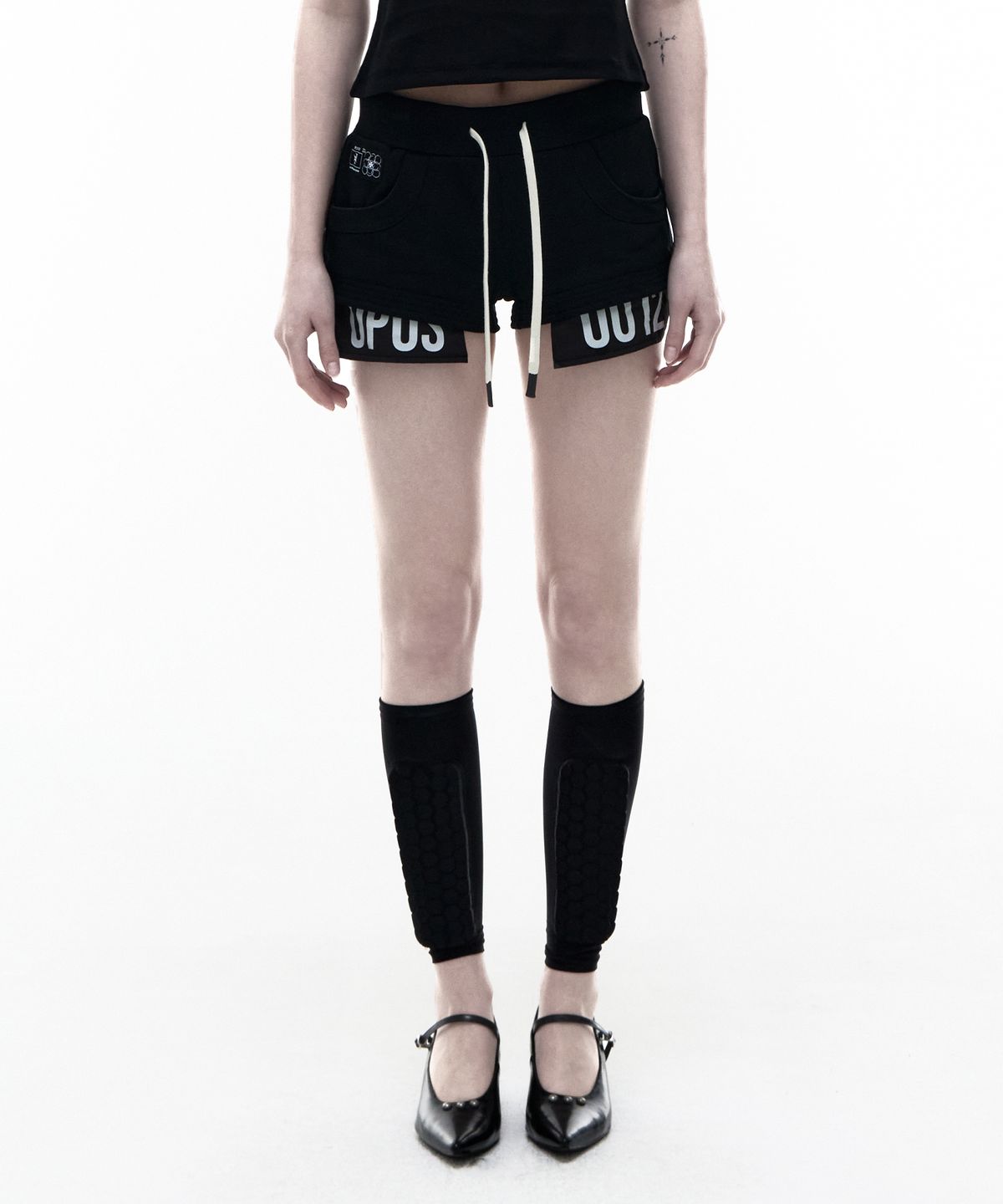 오퍼스 0012(OPUS 0012) Op. 08 CLASSIC PATCHED MICRO SWEAT PANTS BLACK