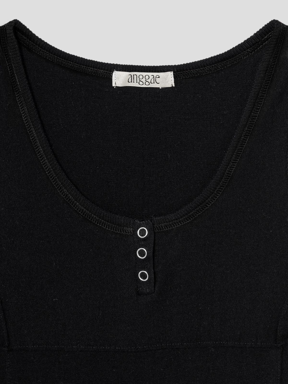 앙개(ANGGAE) Henry Neck Tank Top  Black