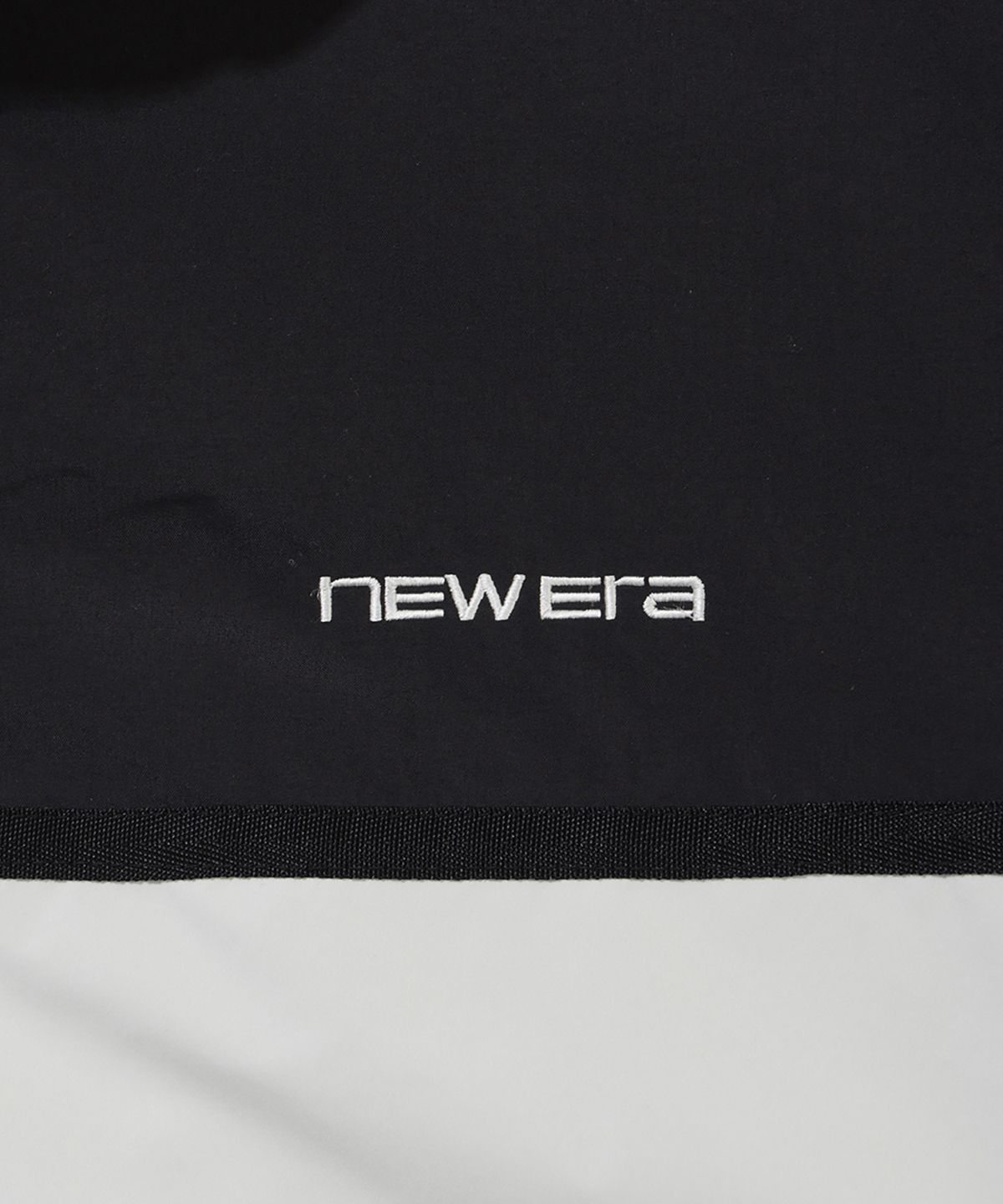 뉴에라(NEW ERA) 락 박스 웜 업 재킷 블랙 14954696