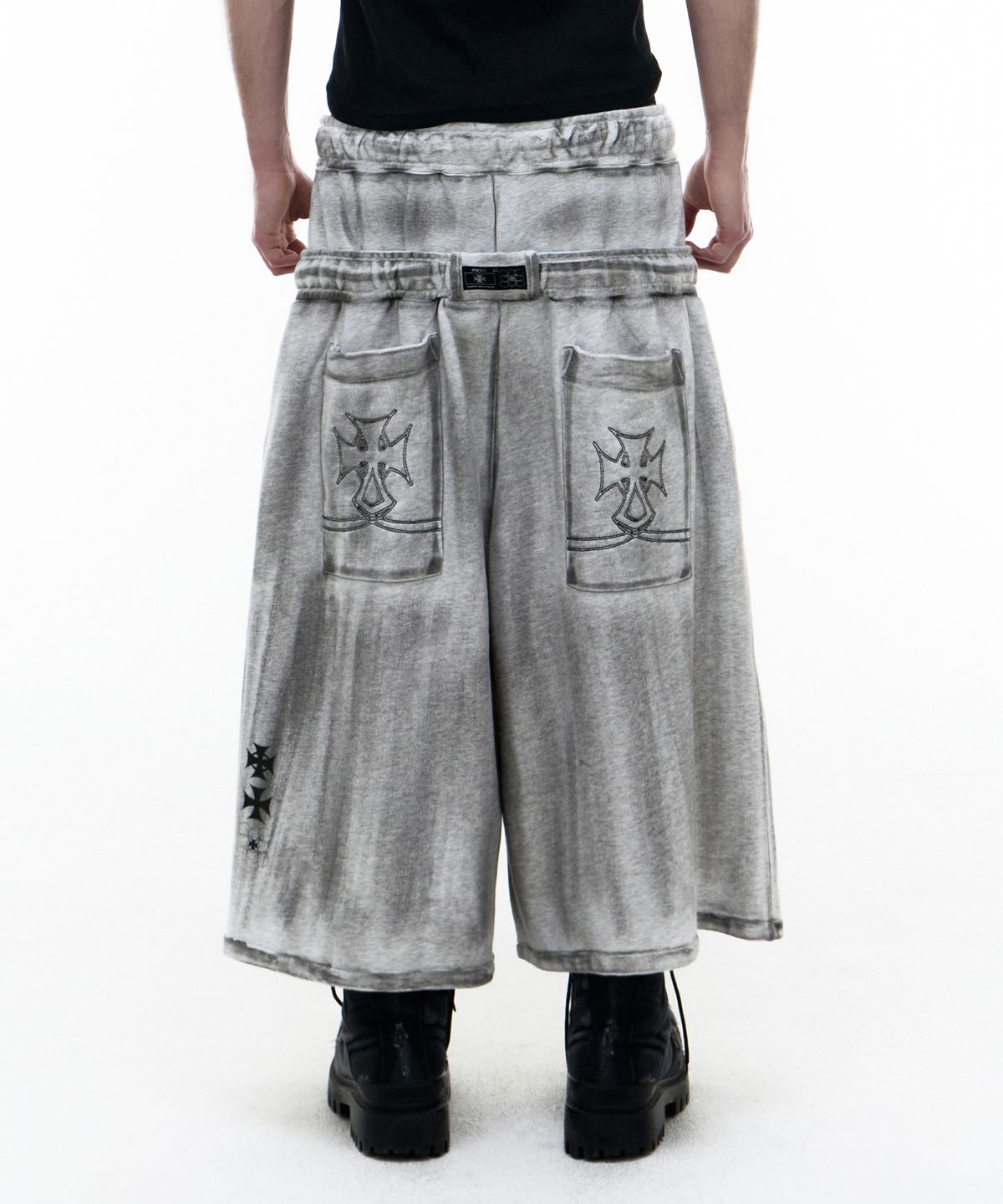 오퍼스 0012(OPUS 0012) Op. 08 ROCKY MAXI SWEAT SHORTS DIRTY WHITE
