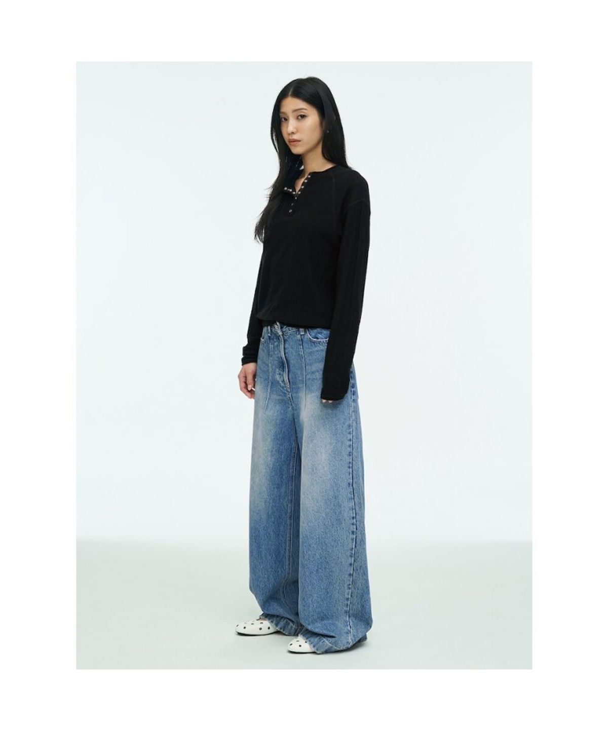 앙개(ANGGAE) Half Neck Button Pullover  Black