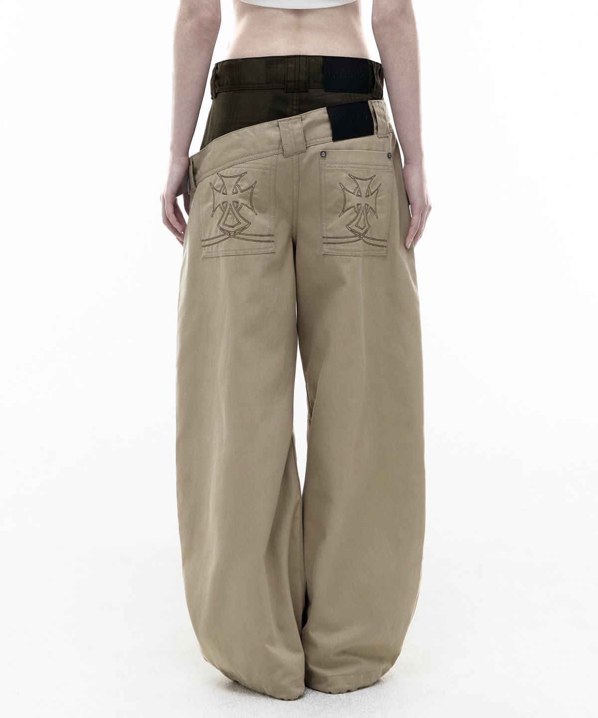 오퍼스 0012(OPUS 0012) Op. 08 DUAL OBLIQUE COTTON PANTS BEIGE