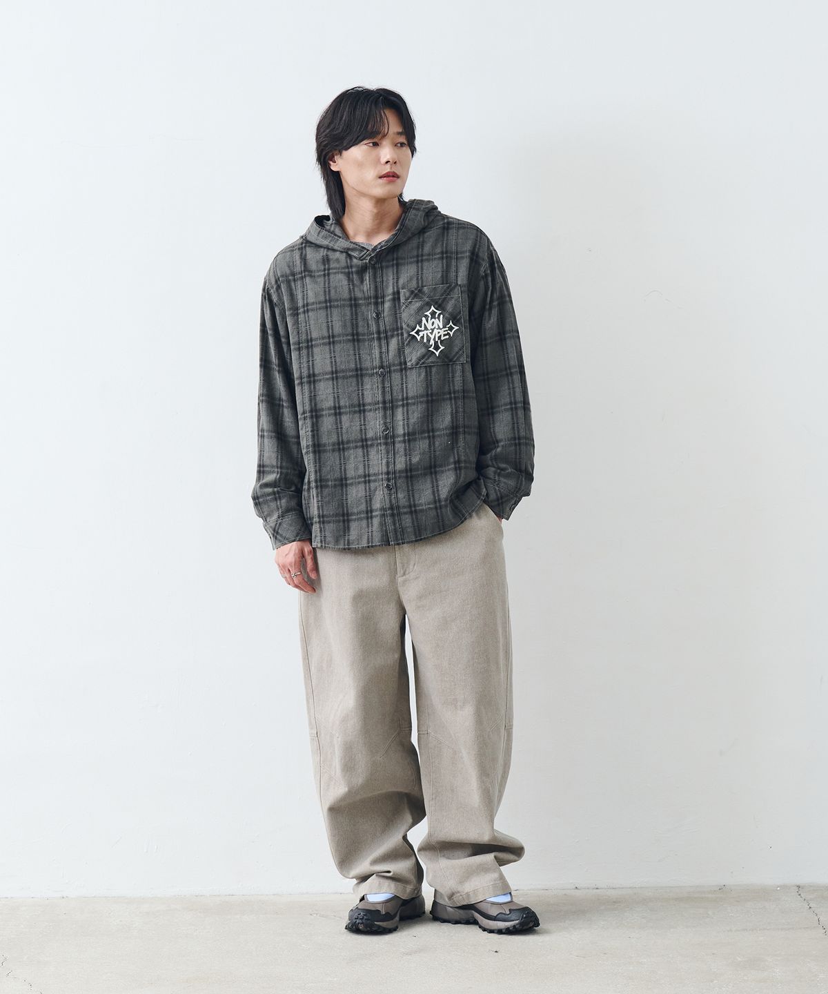 논타입(NONTYPE) PIGMENT CURVED WIDE PANTS VOL.2 (BEIGE)
