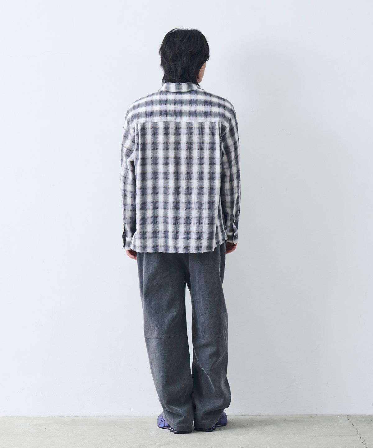 논타입(NONTYPE) PIGMENT CURVED WIDE PANTS VOL.2 (CHARCOAL)