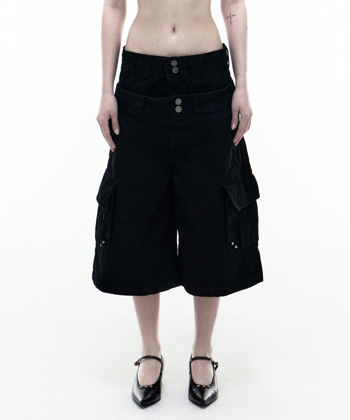 오퍼스 0012(OPUS 0012) Op. 08 DESERT MAXI CARGO SHORTS BLACK