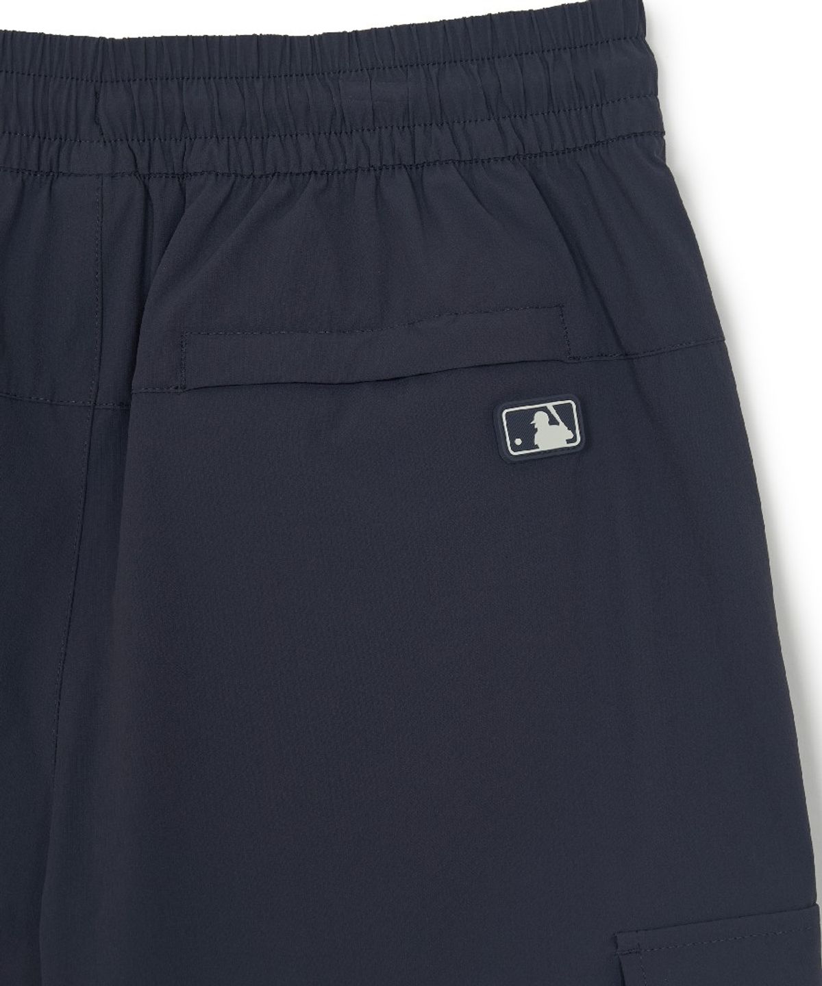 엠엘비(MLB) 베이직 고프코어 나일론 카고 6부 반바지 NY (D.Indigo)