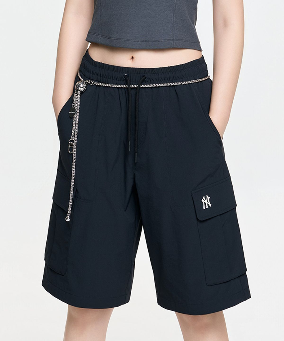 엠엘비(MLB) 고프코어 코튼터치 볼륨 카고 버뮤다 반바지 NY (Black)