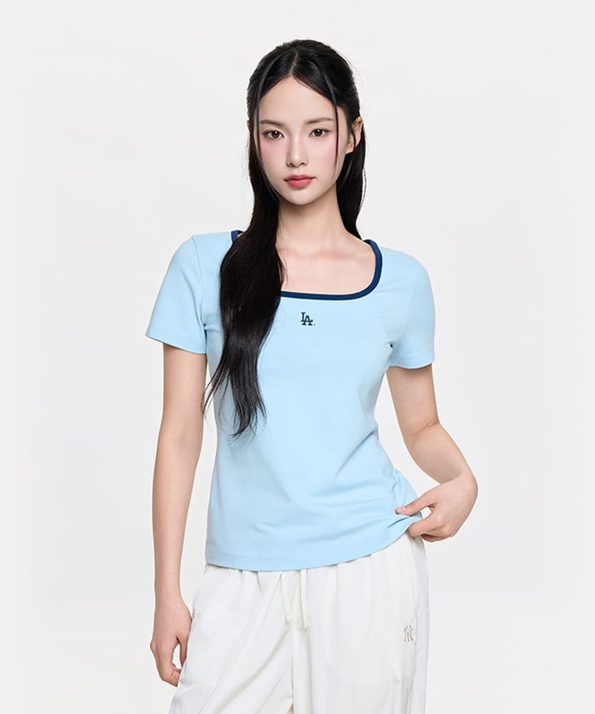엠엘비(MLB) 여성 베이직 스퀘어넥 슬림핏 반팔 티셔츠 LA (Mg.Blue)