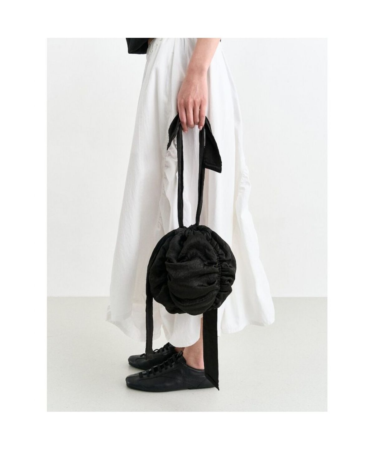 앙개(ANGGAE) Mini Ball Bag  Black
