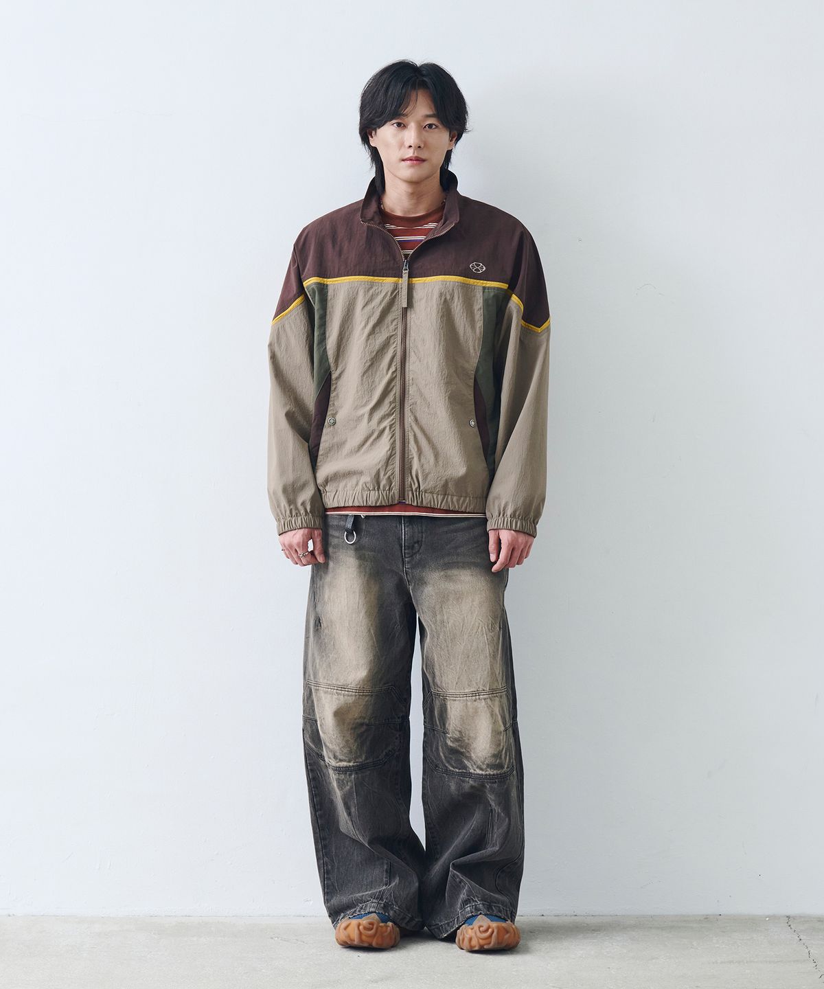 논타입(NONTYPE) CONTRAST TECH SHORT JUMPER (BEIGE)