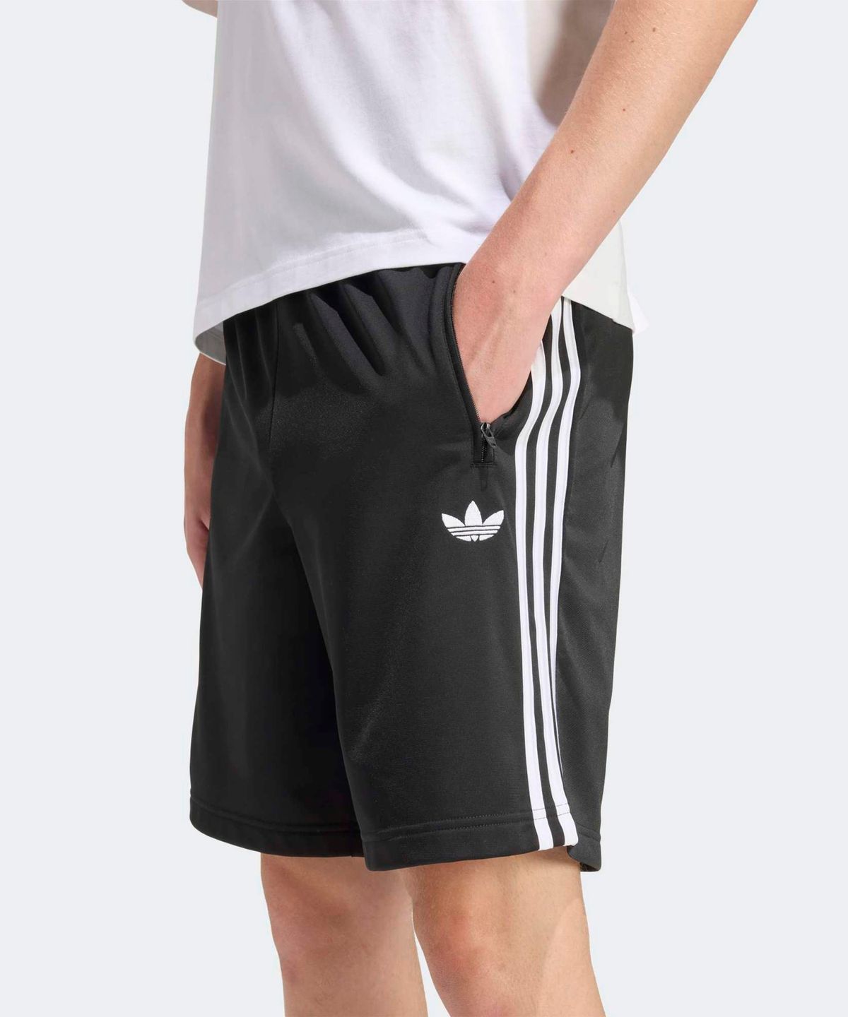 아디다스(ADIDAS) 파이어버드 숏 팬츠 - 블랙 / KE1379