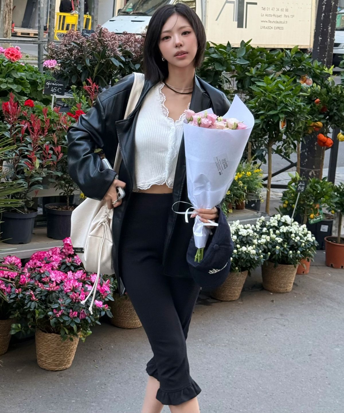닉앤니콜(NICK&NICOLE) FRILL CAPRI PANTS_BLACK