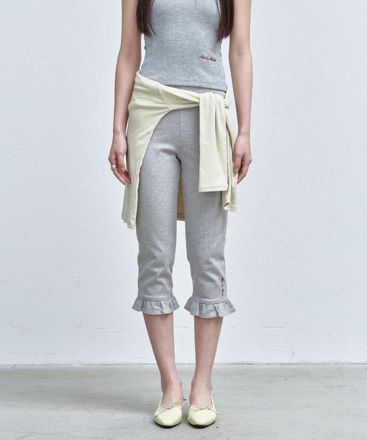 닉앤니콜(NICK&NICOLE) FRILL CAPRI PANTS_GRAY