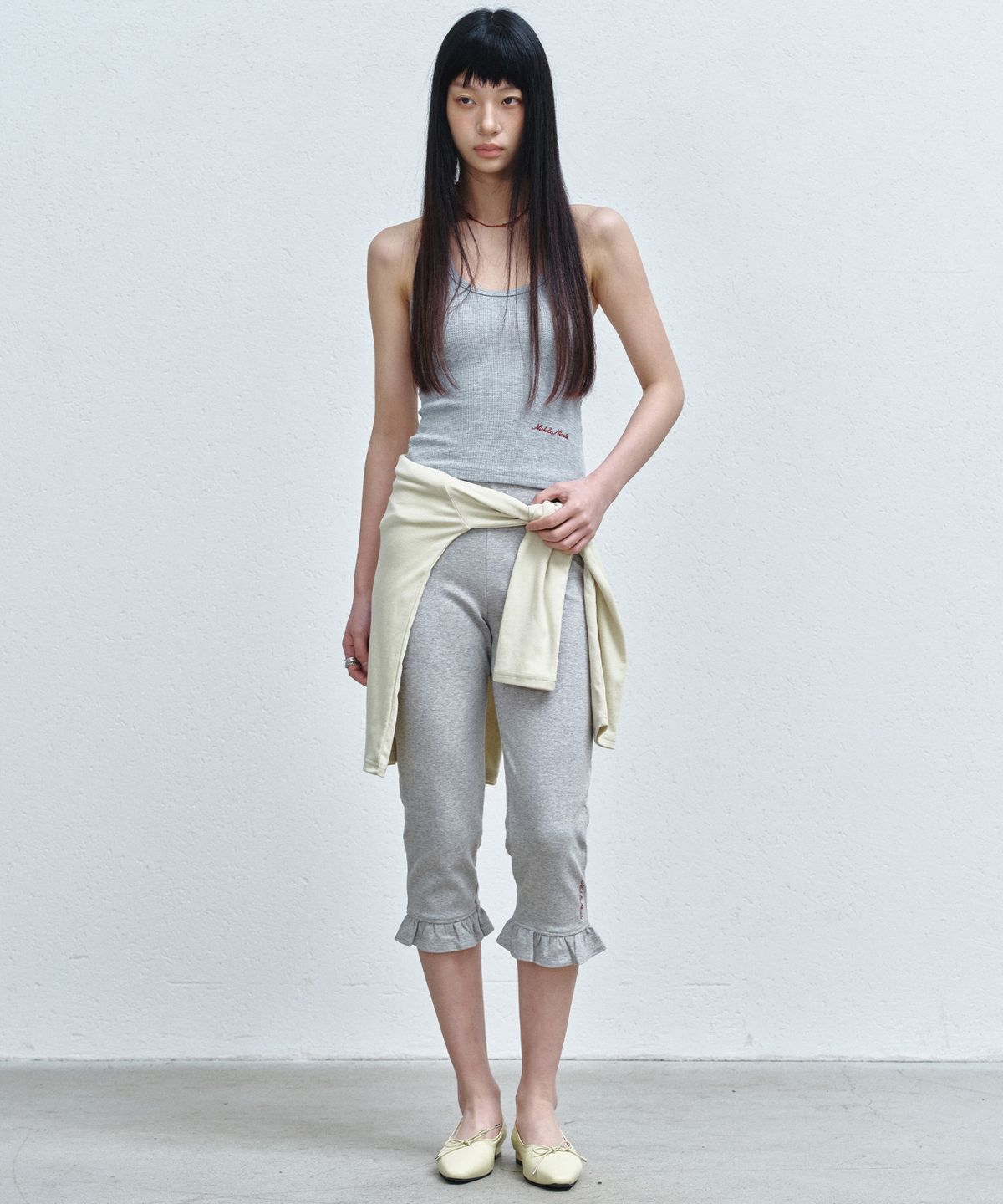 닉앤니콜(NICK&NICOLE) FRILL CAPRI PANTS_GRAY