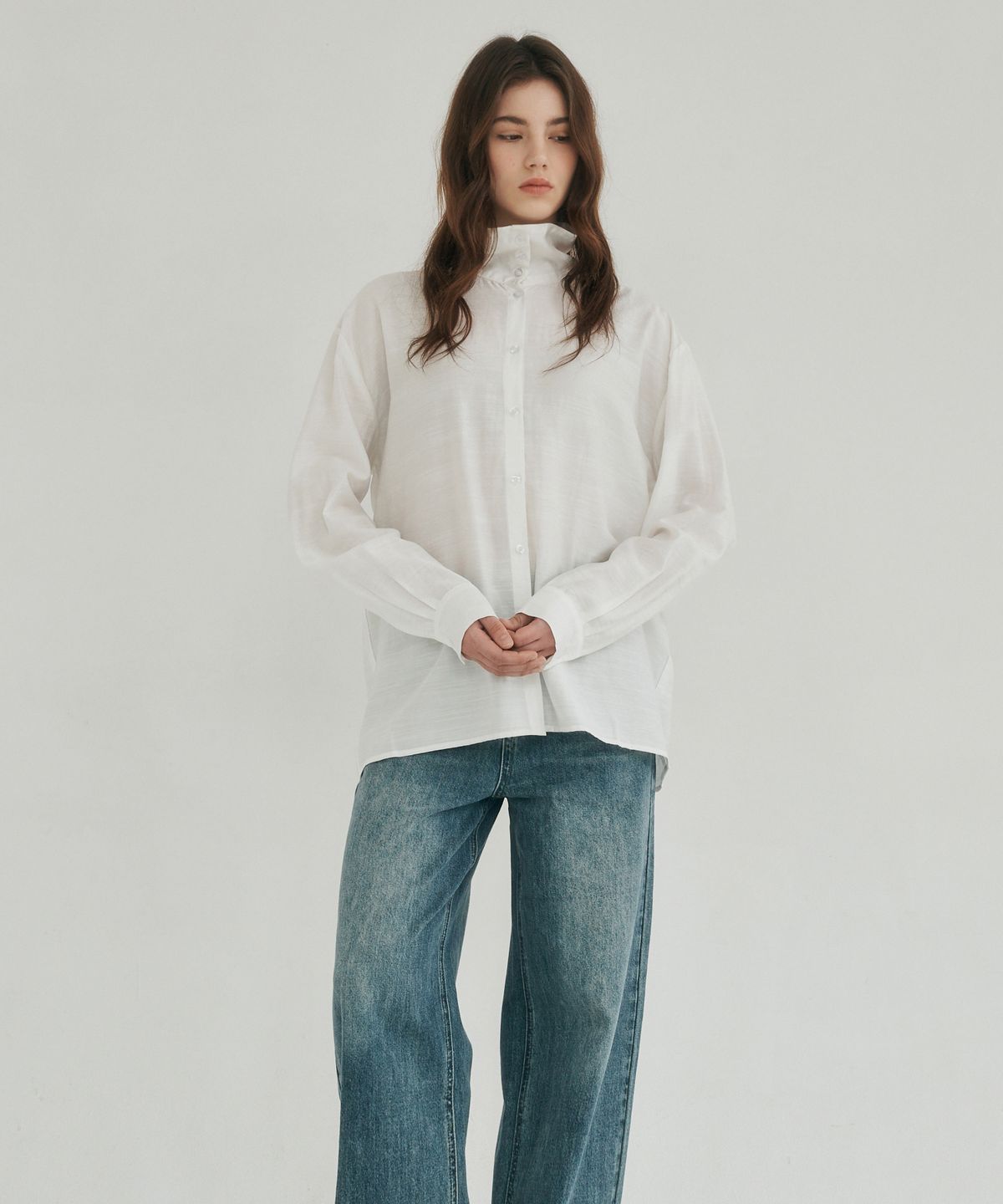 로시로우(LOSSYROW) High neck silhouette shirt white