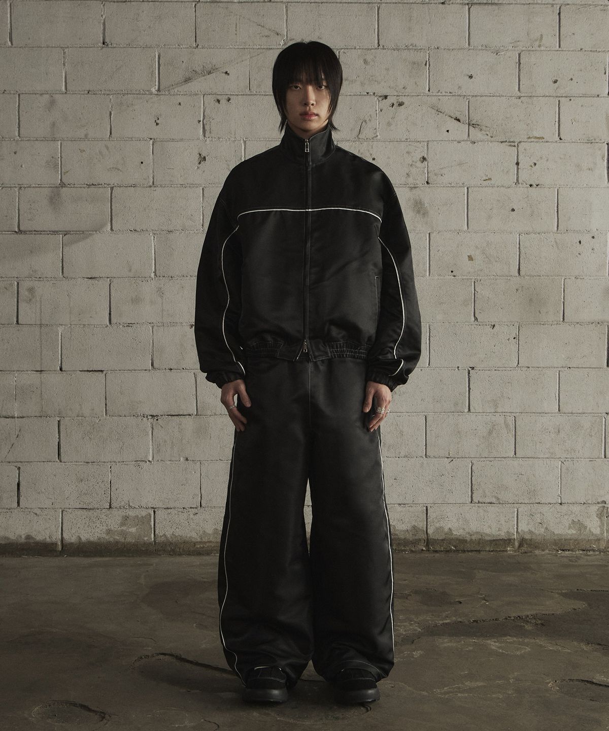 르렌느(LERENNE) Three Layer Star High Neck Jacket - Black