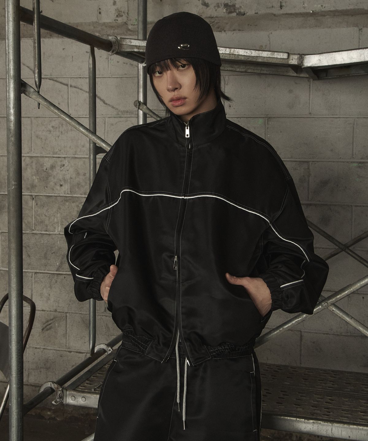 르렌느(LERENNE) Three Layer Star High Neck Jacket - Black