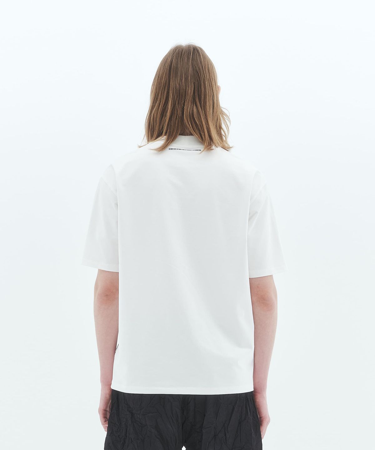 밀라코드(MILACODE) High-Neck Signature T-Shirt (O/WHITE)