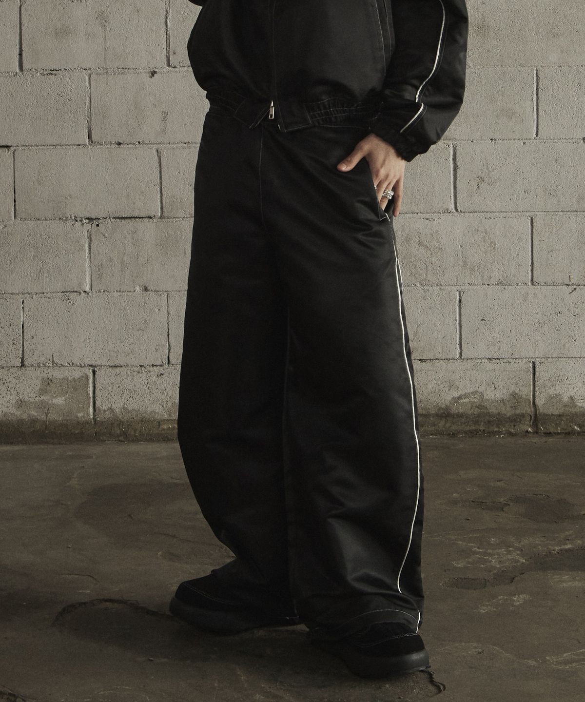 르렌느(LERENNE) Three Layer Star Pants - Black