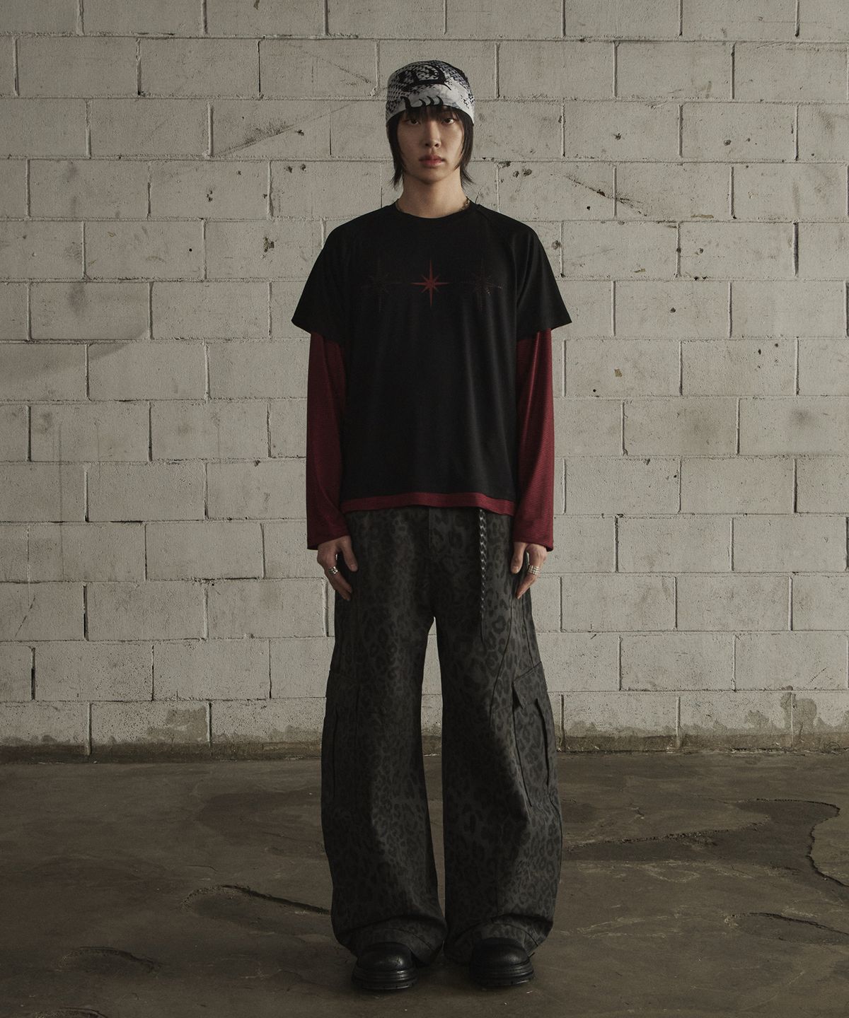 르렌느(LERENNE) Layered Sleeve T-Shirt - Black