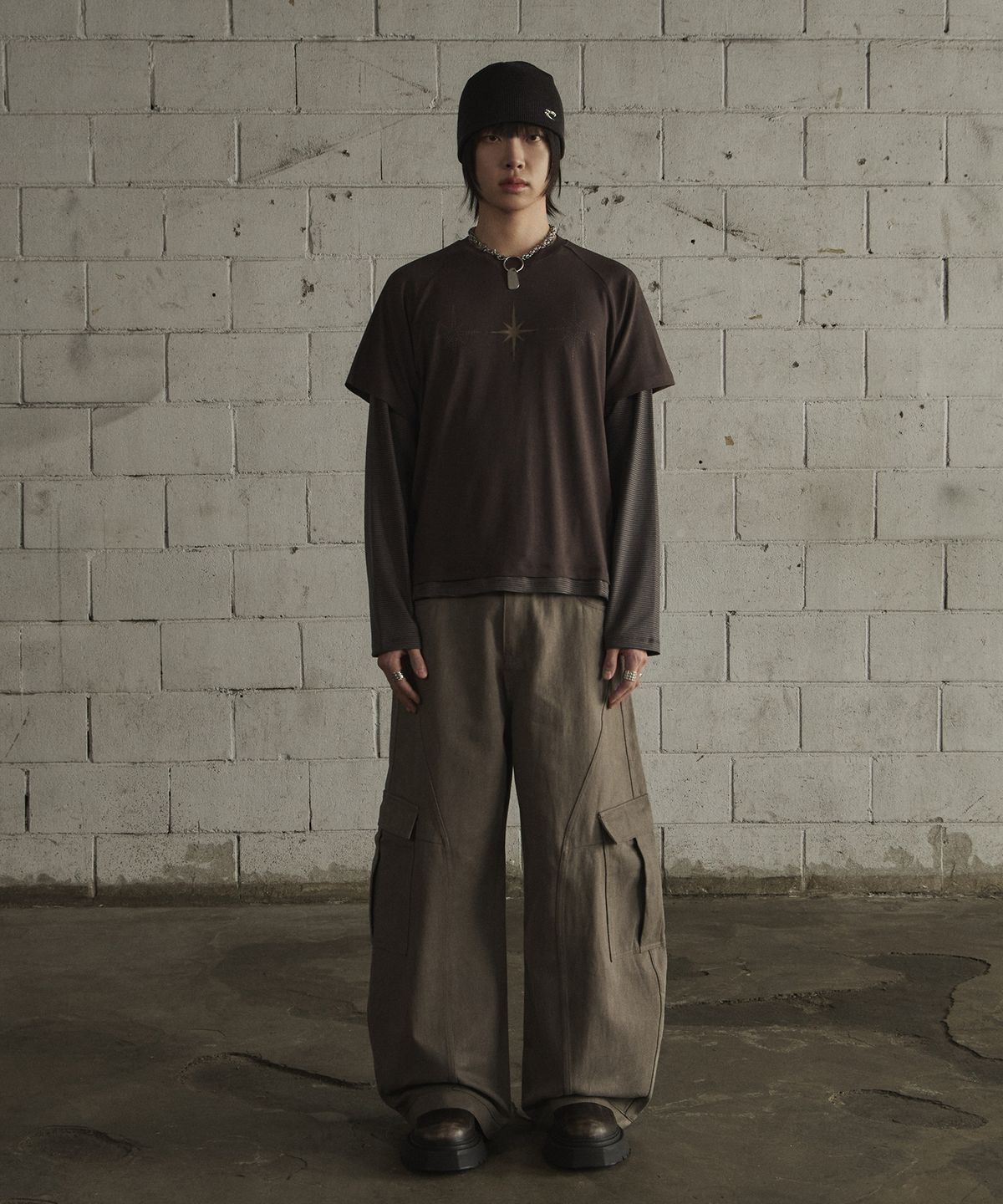 르렌느(LERENNE) Layered Sleeve T-Shirt - Brown