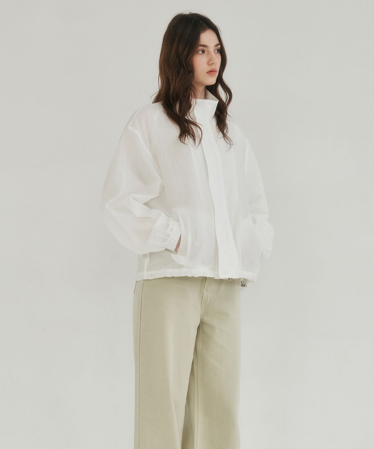 로시로우(LOSSYROW) Two way high neck zip-up white