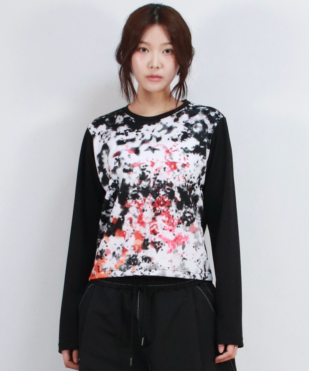 드마크(DEMARC) Graffiti Logo Graphic Slim Fit Long Sleeve T-shirt VER.2