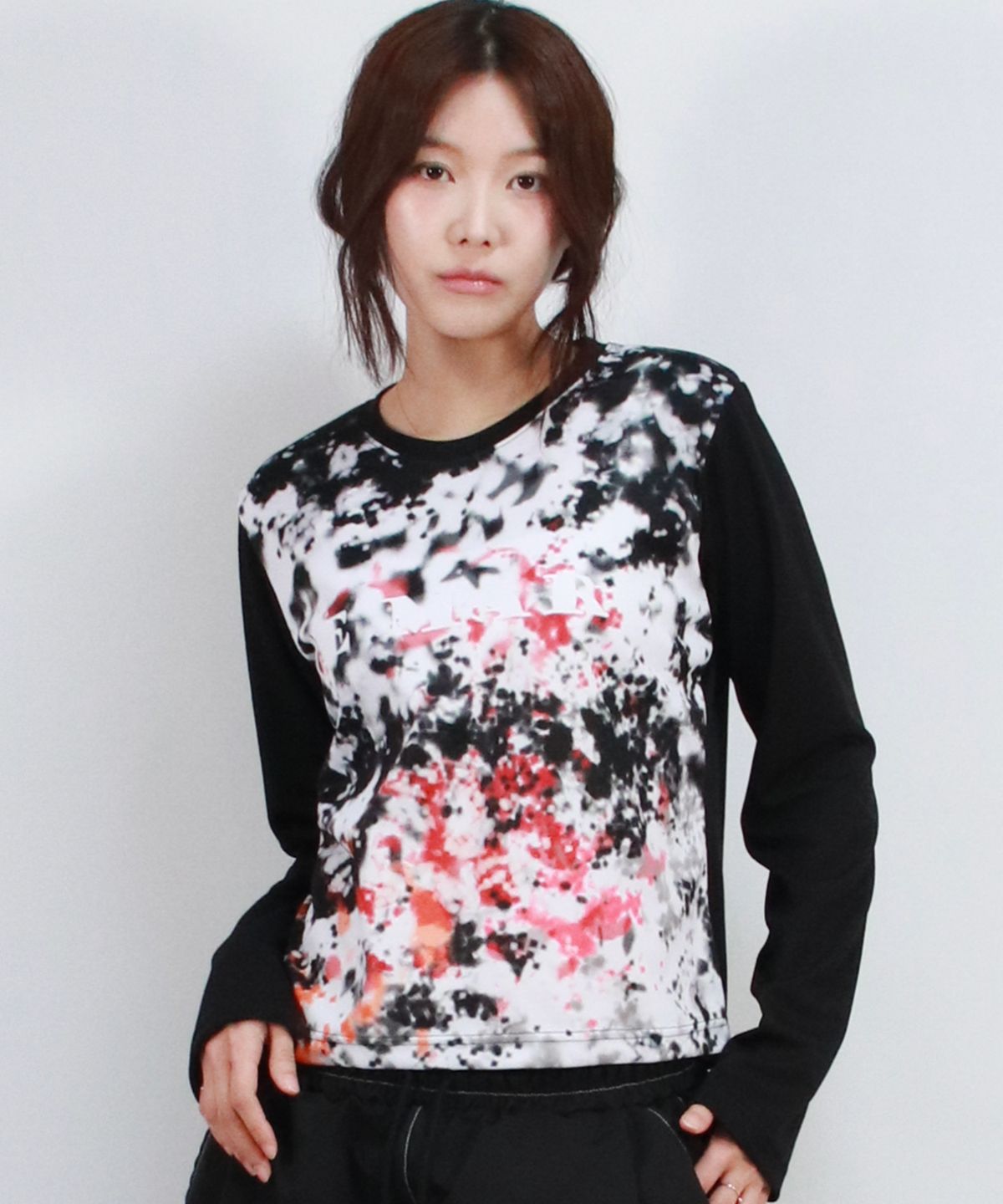 드마크(DEMARC) Graffiti Logo Graphic Slim Fit Long Sleeve T-shirt VER.2