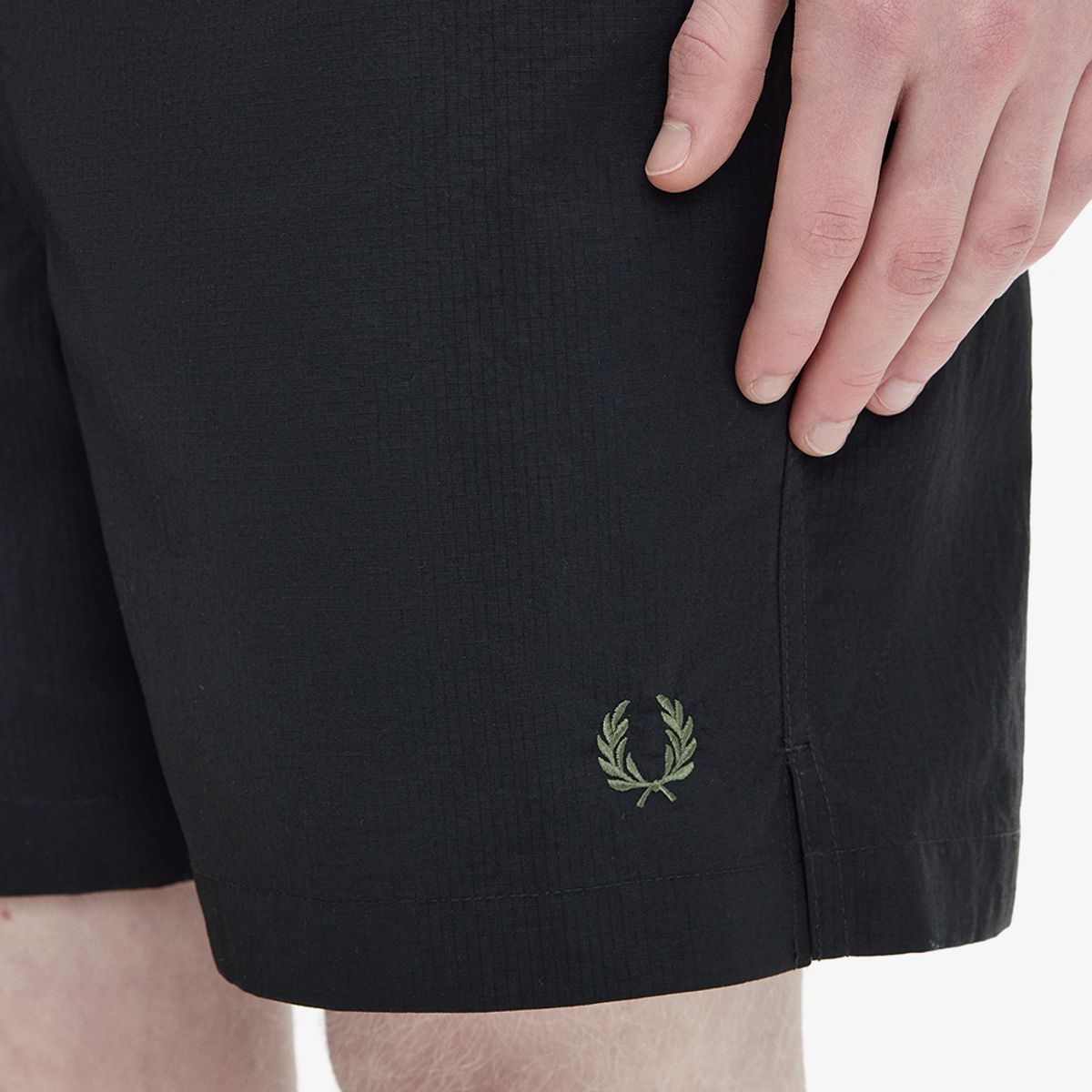 프레드페리(FRED PERRY) [Sport] 립스탑 쇼츠 - 블랙 AFPM261S302-102